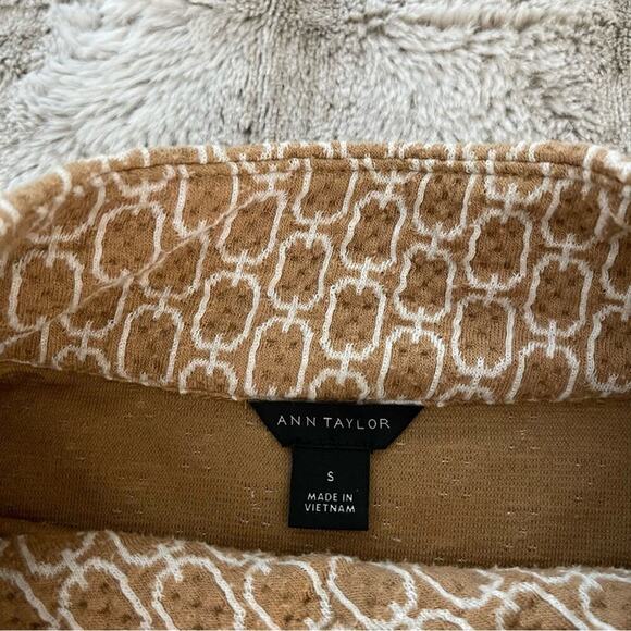 Ann Taylor Carmel Textured Chain Link Mock Neck Sweater - Picture 5 of 6